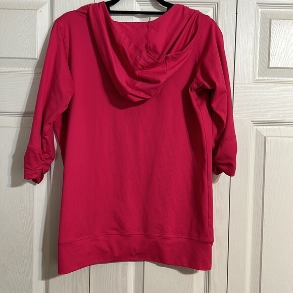 UNDER ARMOUR Small All Season Gear Pink Hooded Short Sleeve Sweatshirt V-Neck - Picture 8 of 8